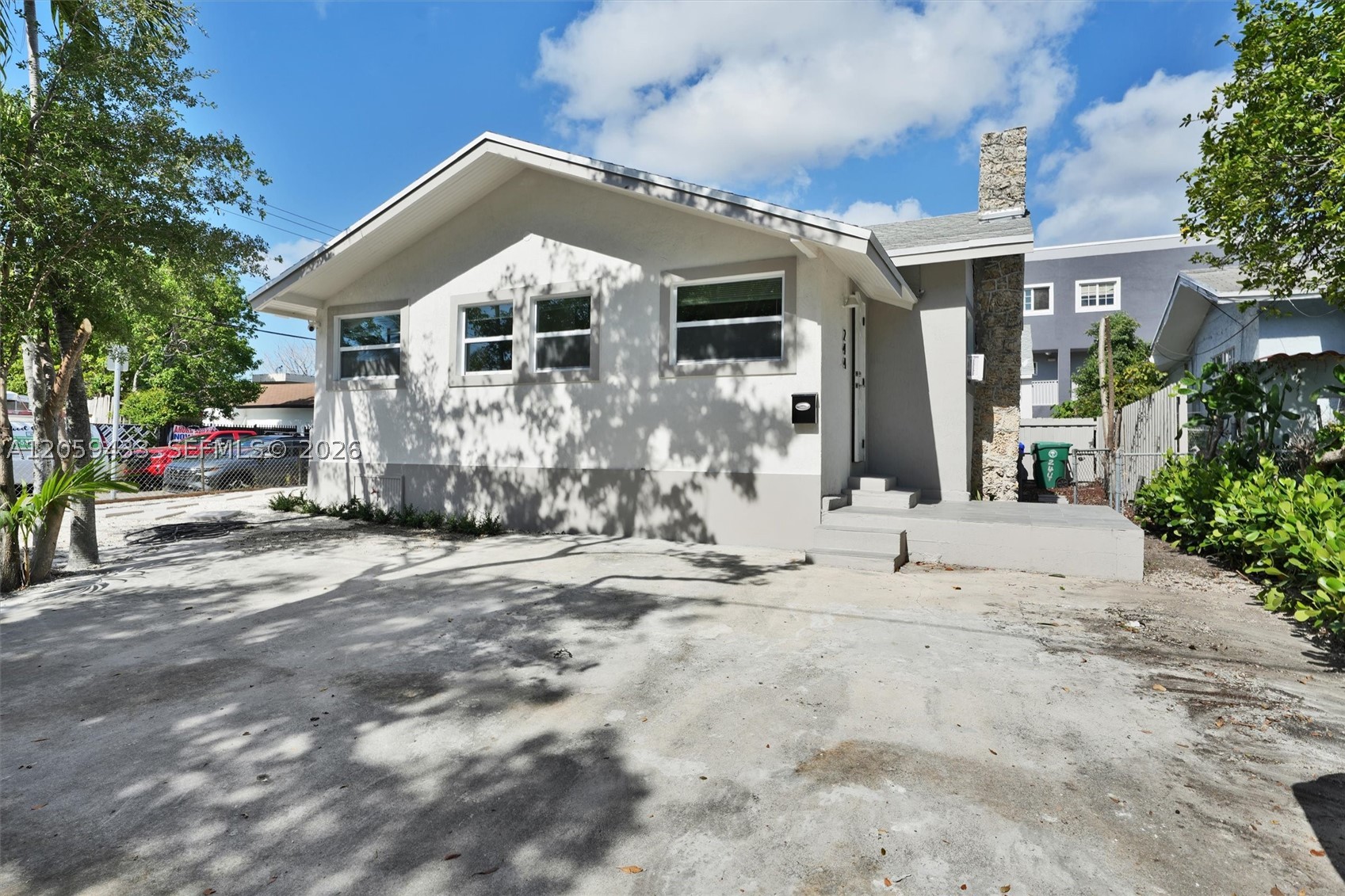 244 SW 14th Ave