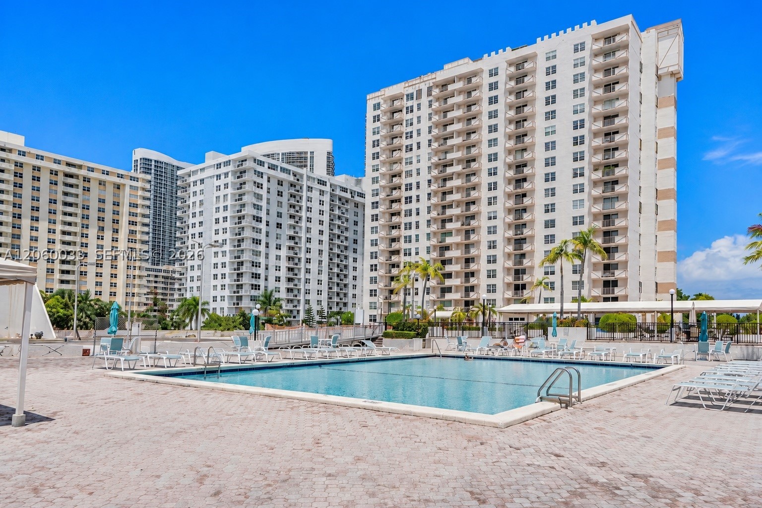 1865 S Ocean Dr #11J