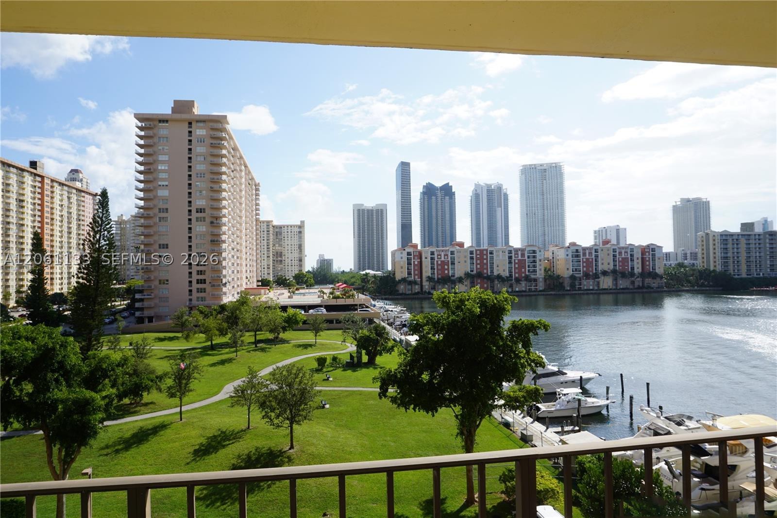 image Winston Towers 70010