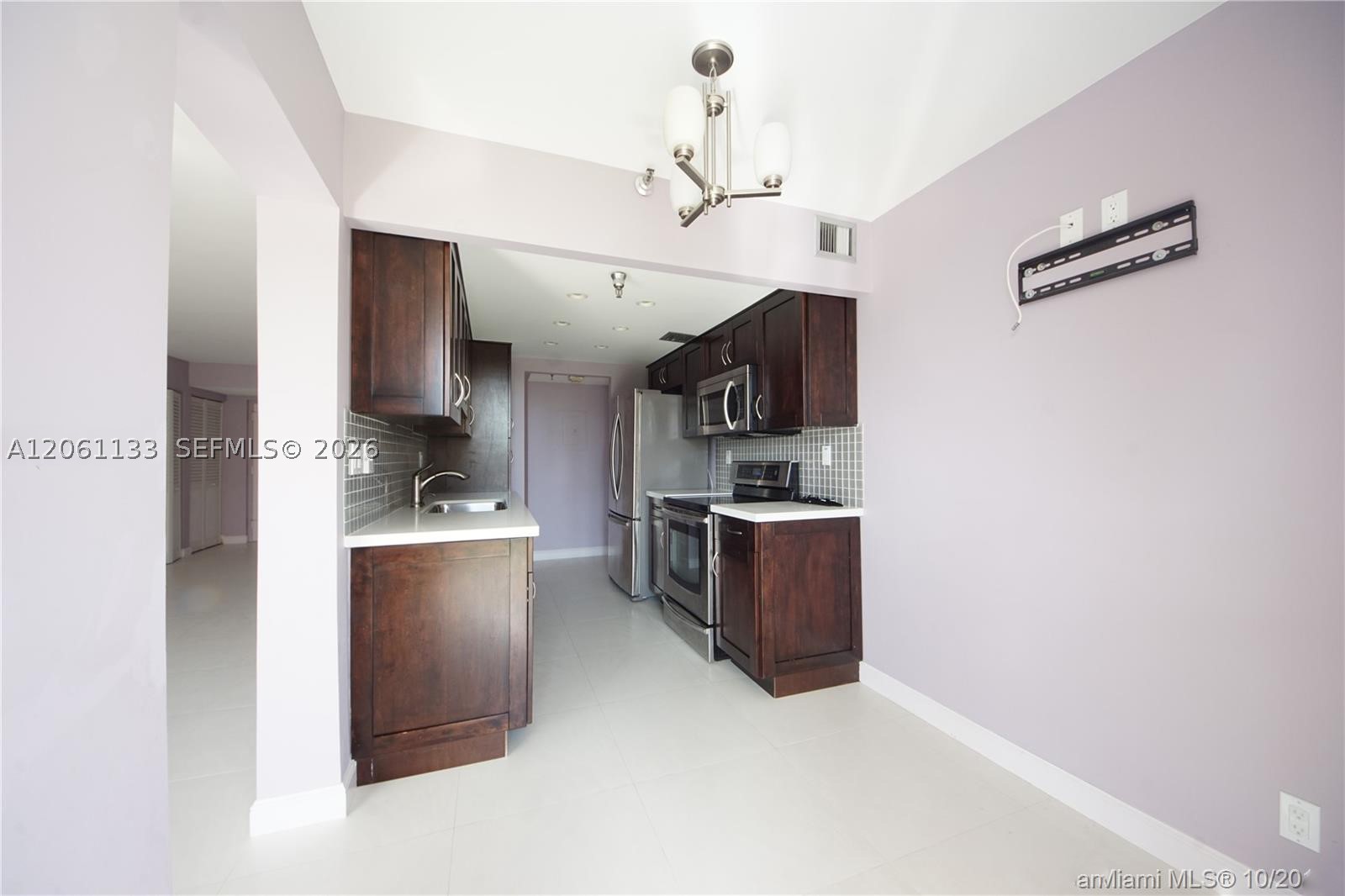 image Winston Towers 7006