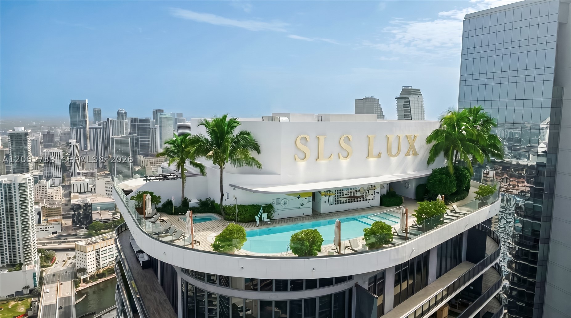 image SLS Lux32