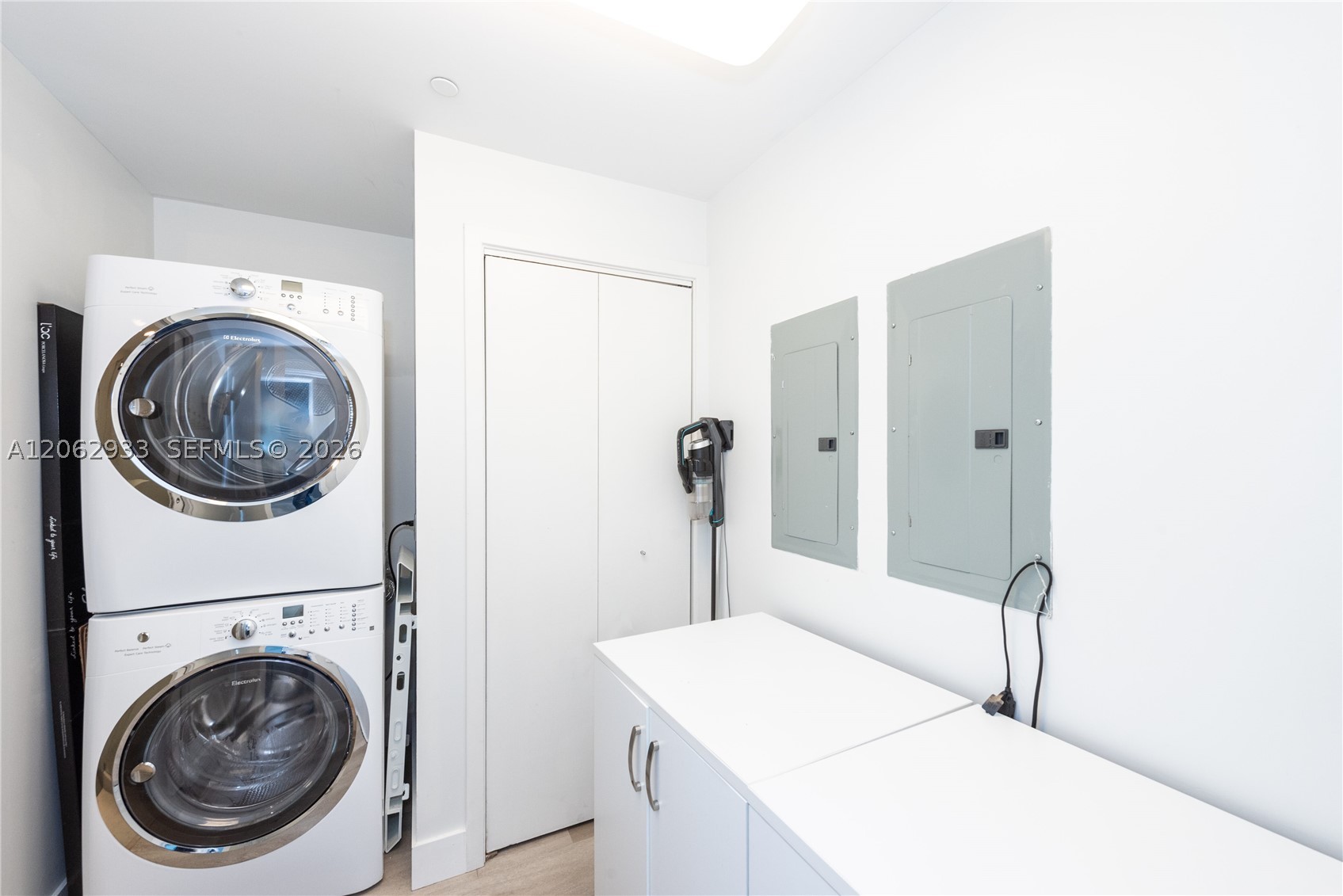 360 Ocean Dr #904S Key Biscayne, FL 33149