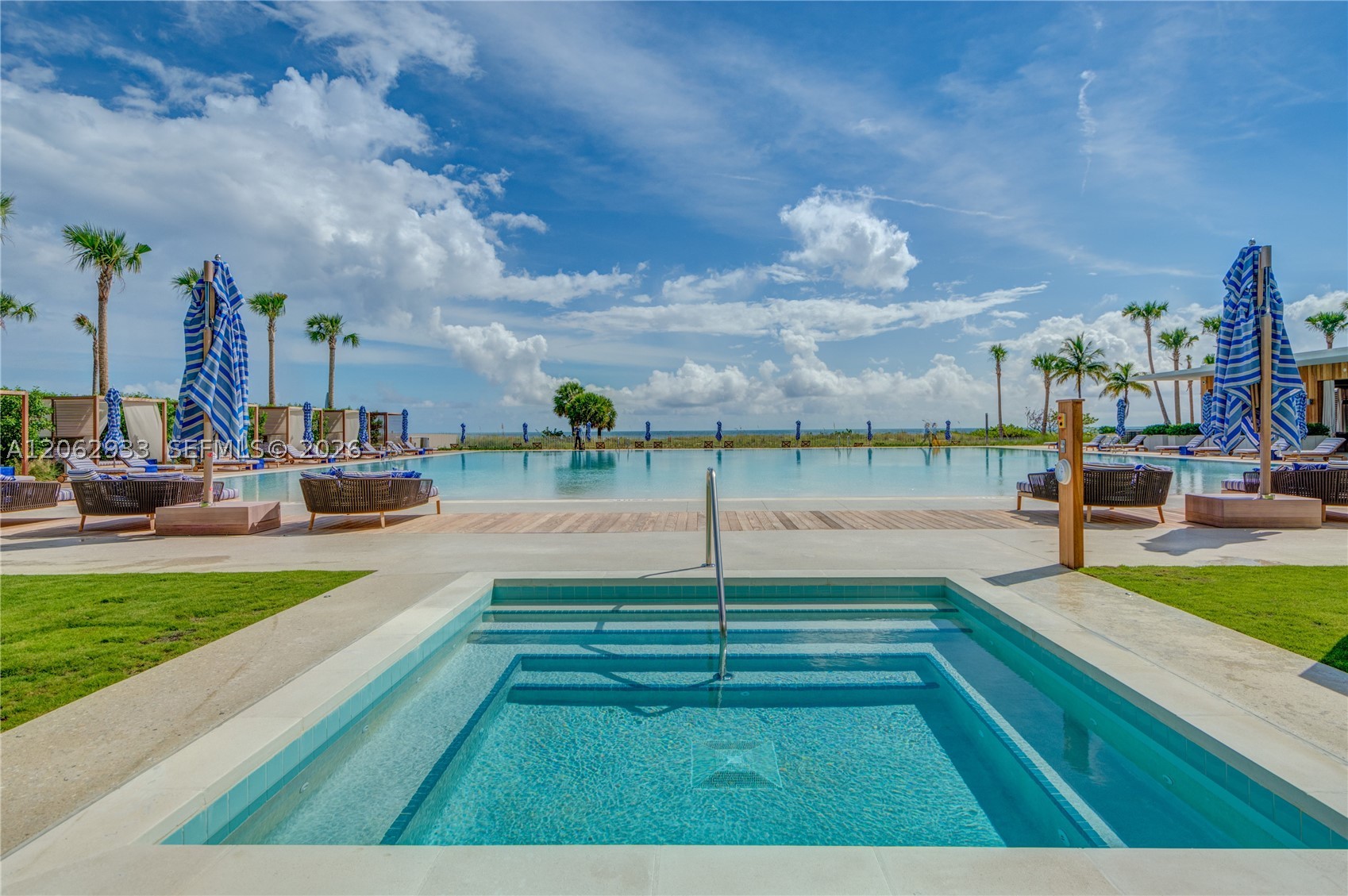 360 Ocean Dr #904S Key Biscayne, FL 33149