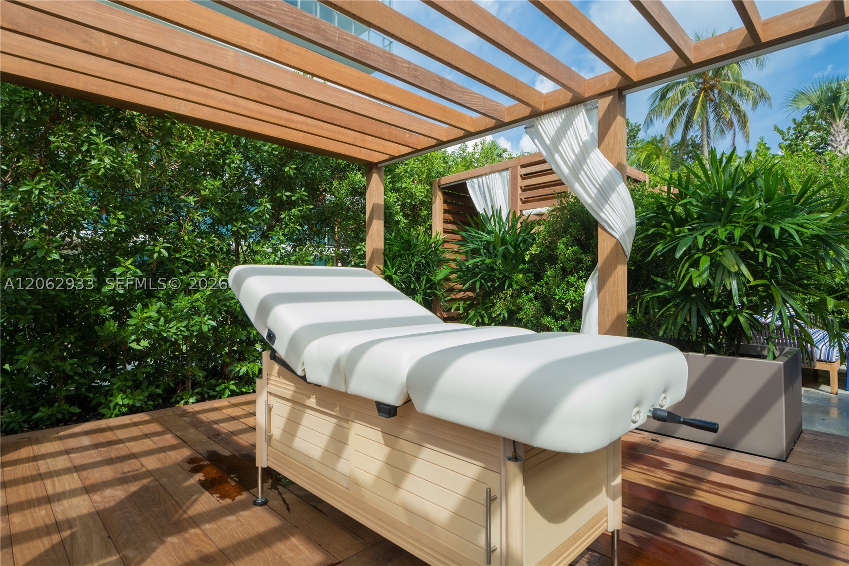 360 Ocean Dr #904S Key Biscayne, FL 33149