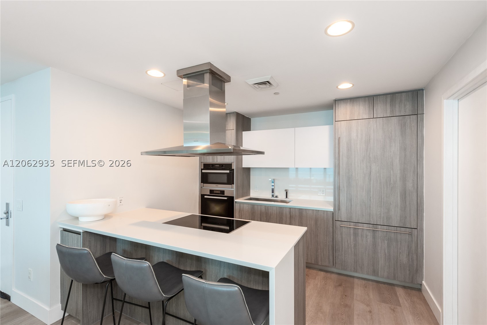 360 Ocean Dr #904S Key Biscayne, FL 33149