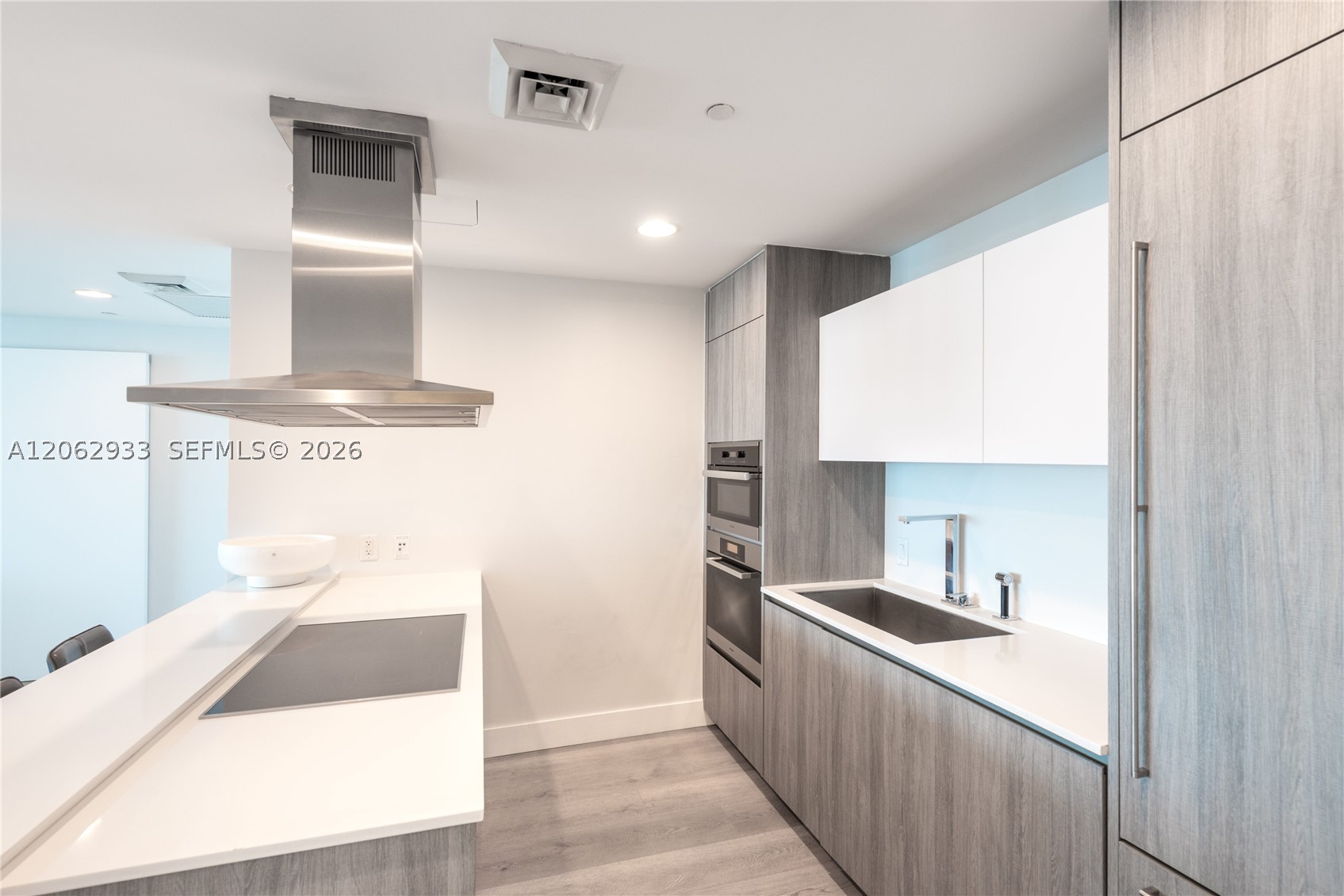 360 Ocean Dr #904S Key Biscayne, FL 33149