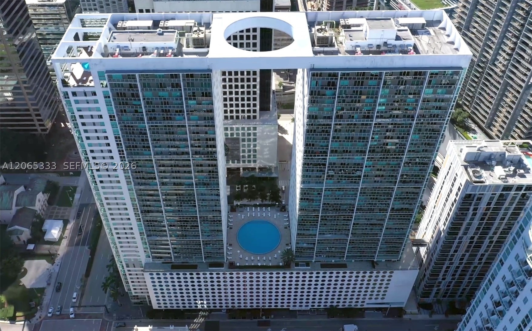 image 500 Brickell West3