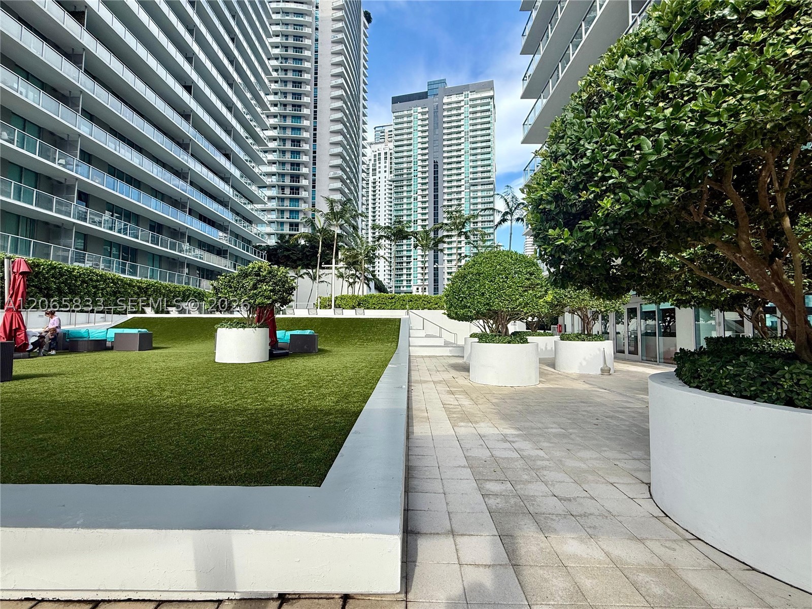 image Axis on Brickell South16