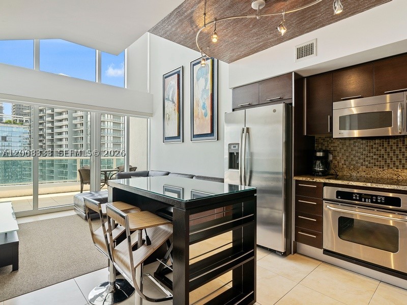 image Brickell on the River South3