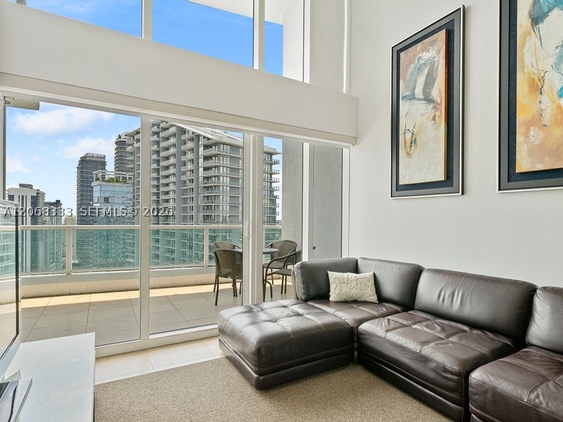 image Brickell on the River South4