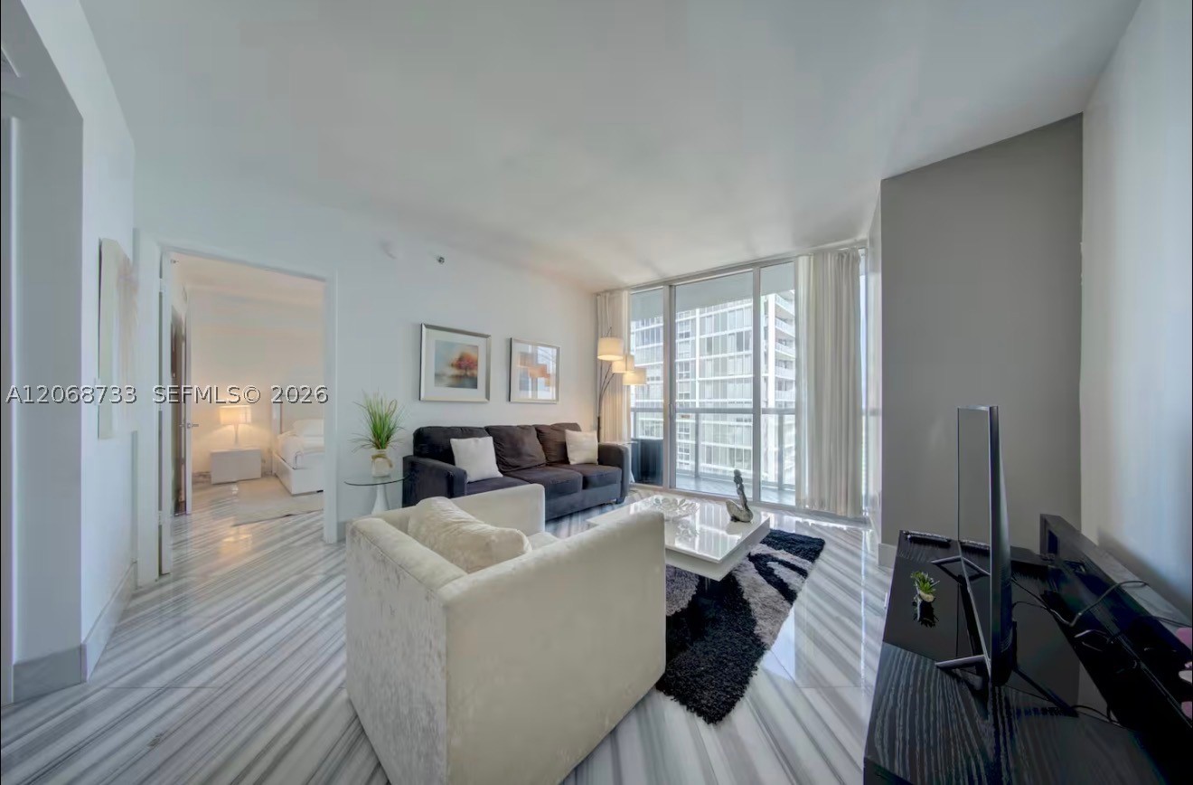 image Icon Brickell III (W Miami)8