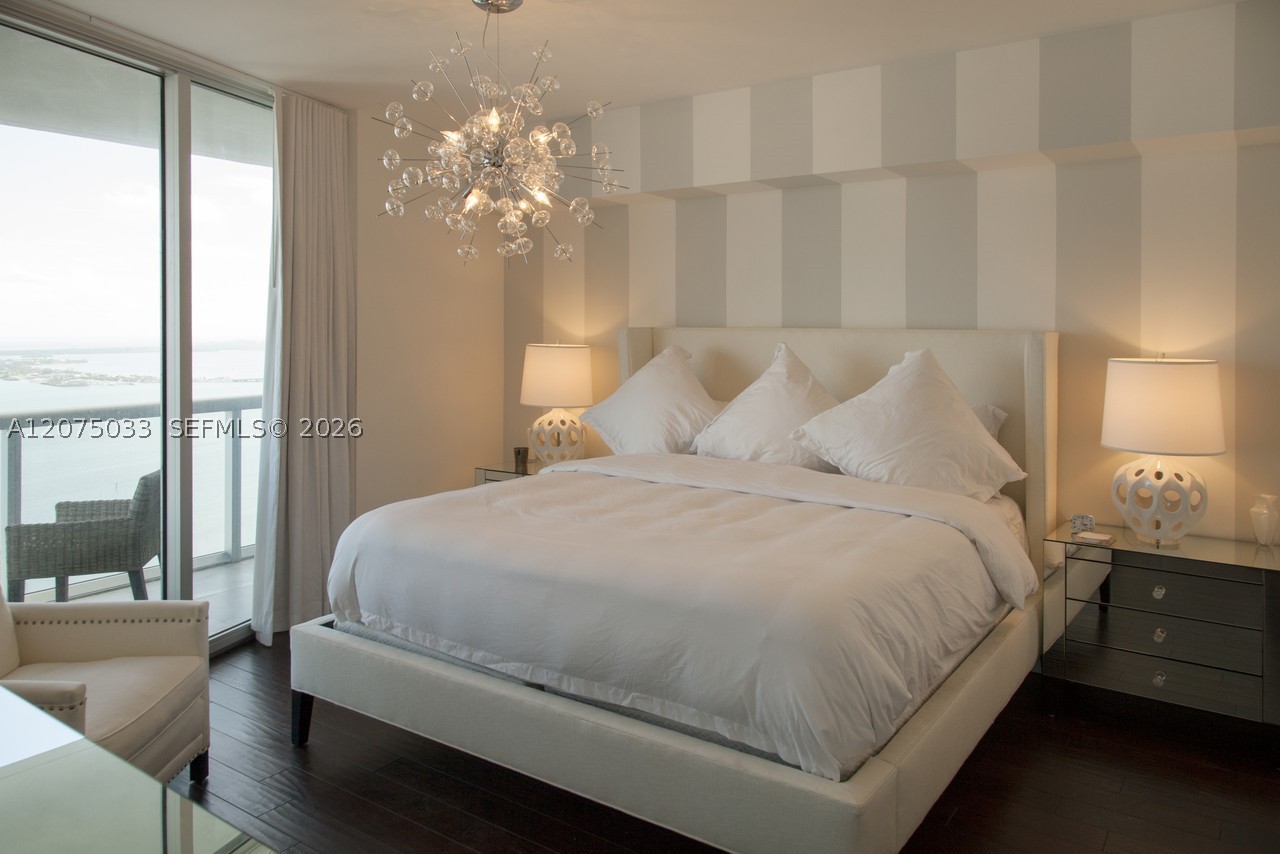 image Icon Brickell I10