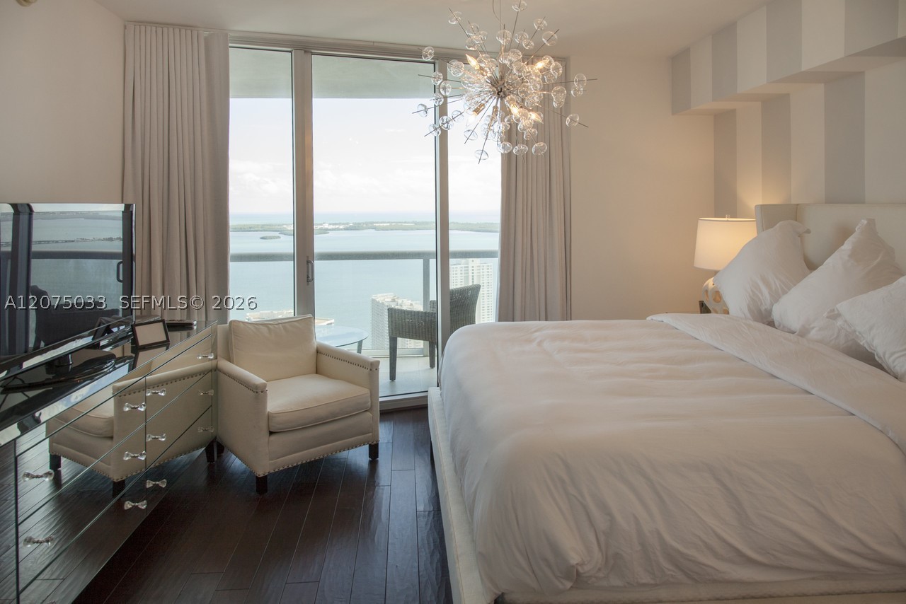 image Icon Brickell I11
