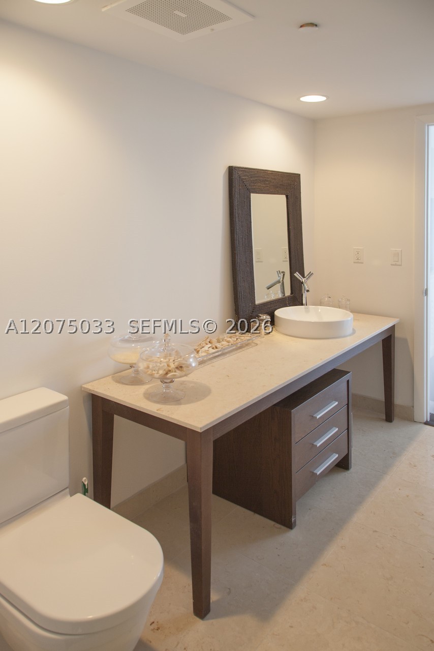 image Icon Brickell I18