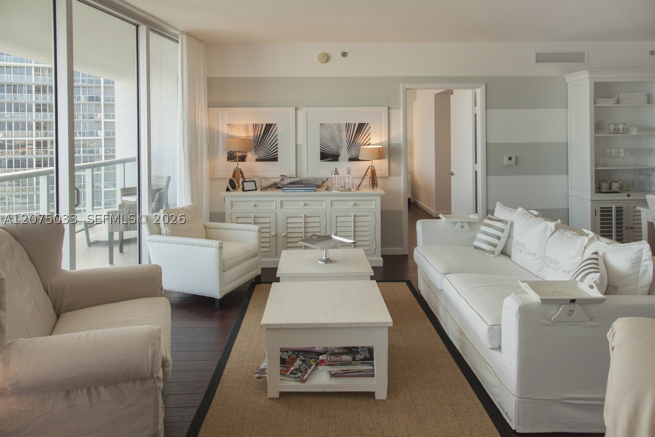 image Icon Brickell I3