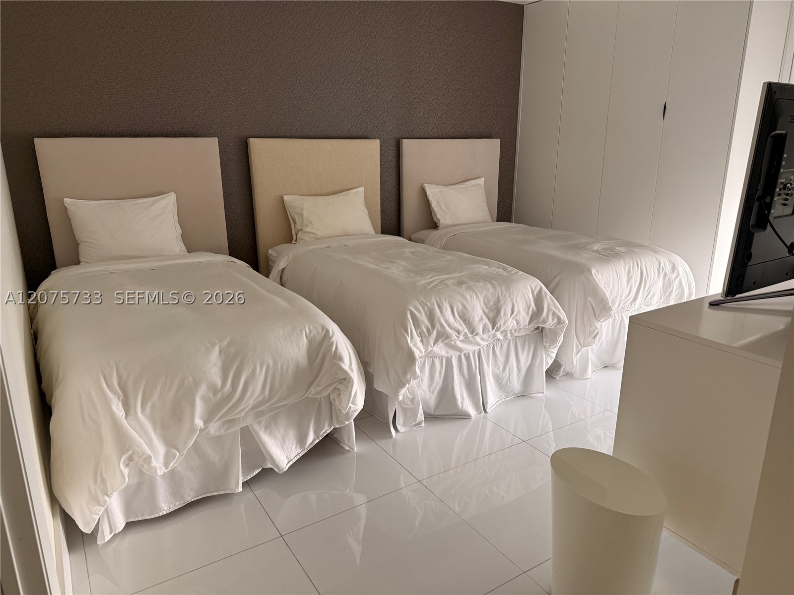 16001 SW Collins Ave #2406 Sunny Isles Beach, FL 33160