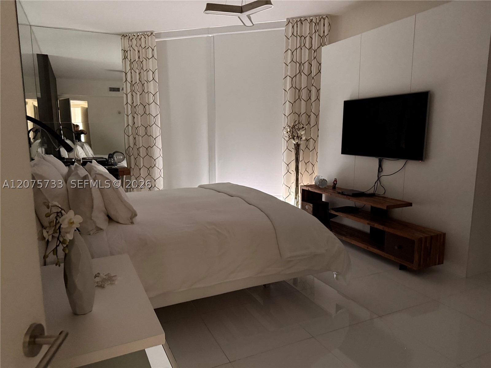 16001 SW Collins Ave #2406 Sunny Isles Beach, FL 33160