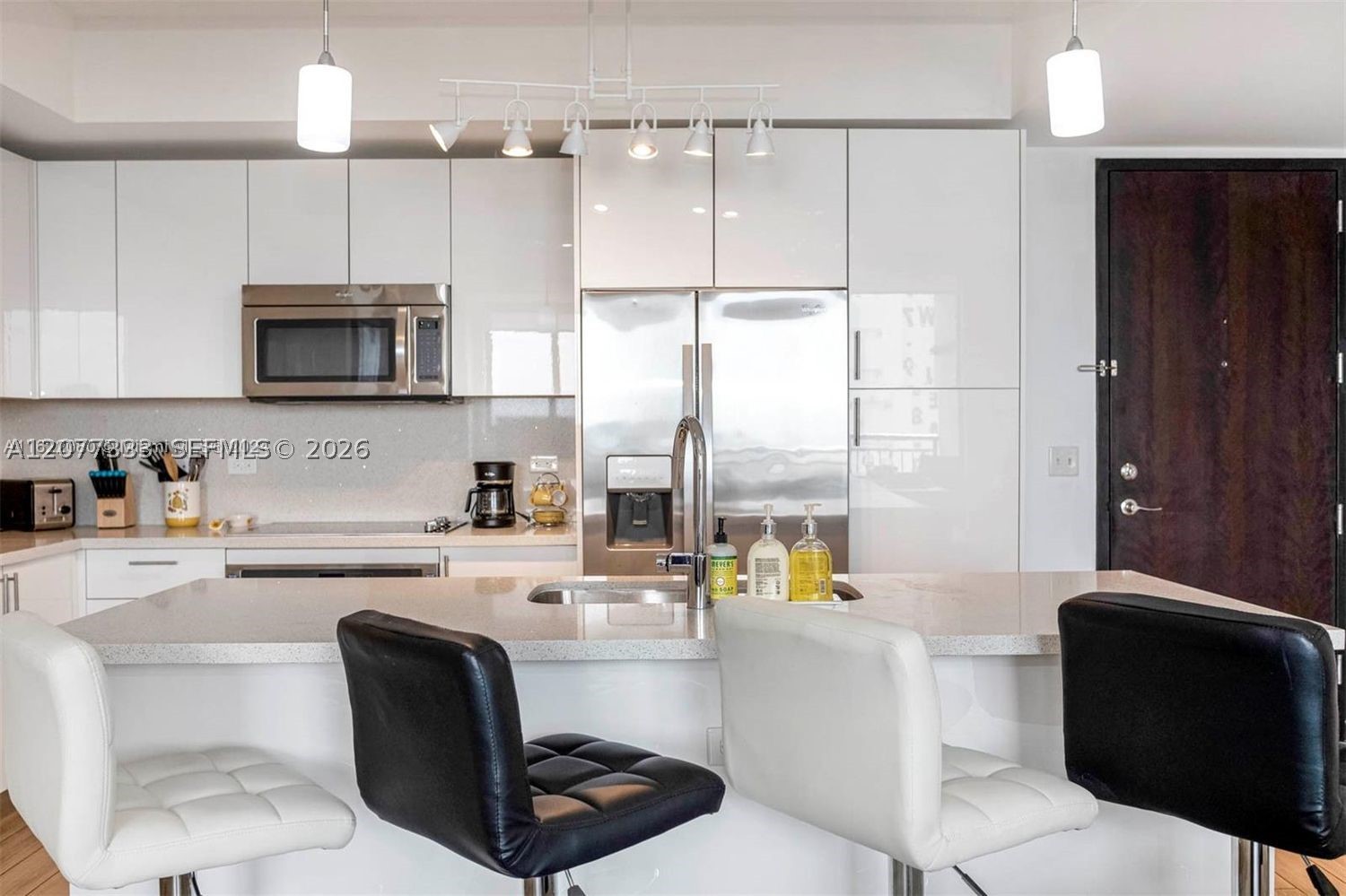 image Nine at Mary Brickell Village6