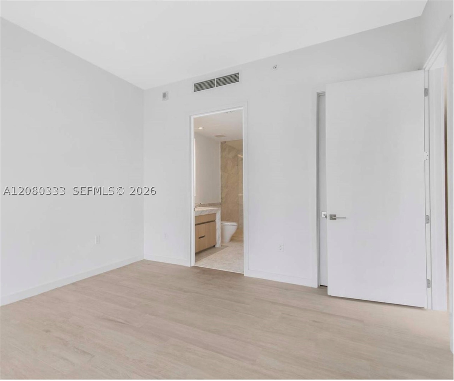 2831 S Bayshore Dr #1105 Miami, FL 33133