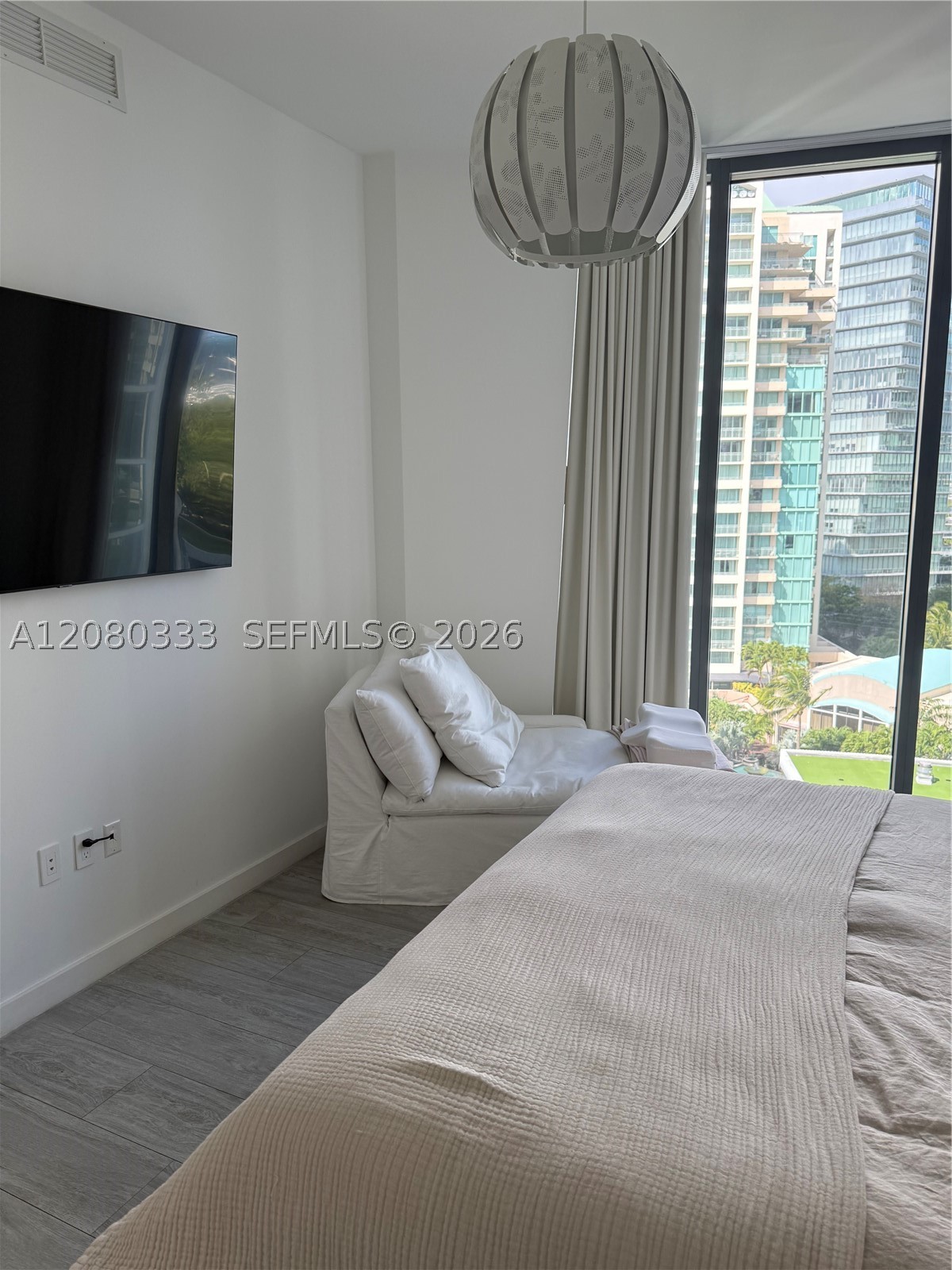 2831 S Bayshore Dr #1105 Miami, FL 33133