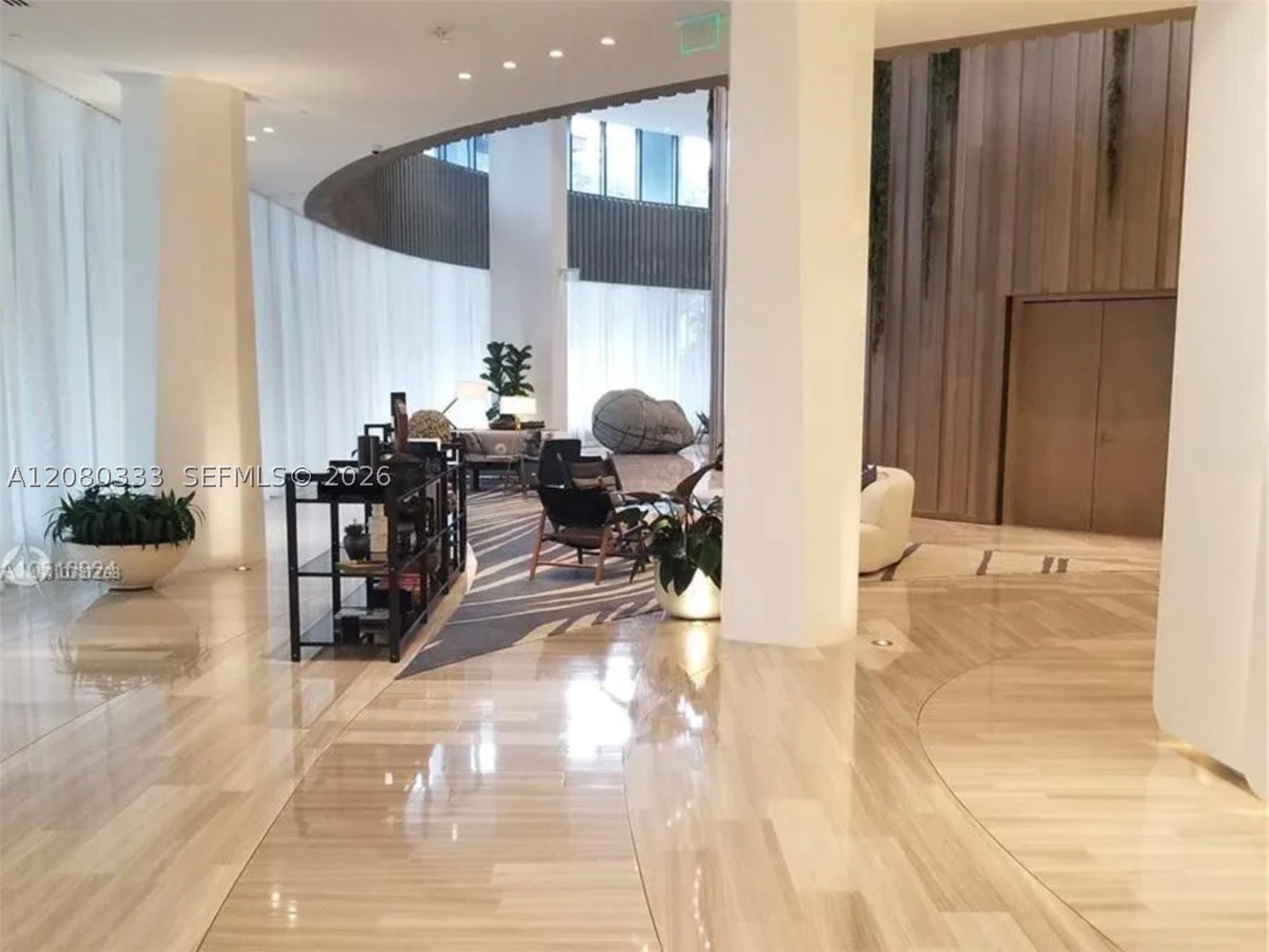 2831 S Bayshore Dr #1105 Miami, FL 33133