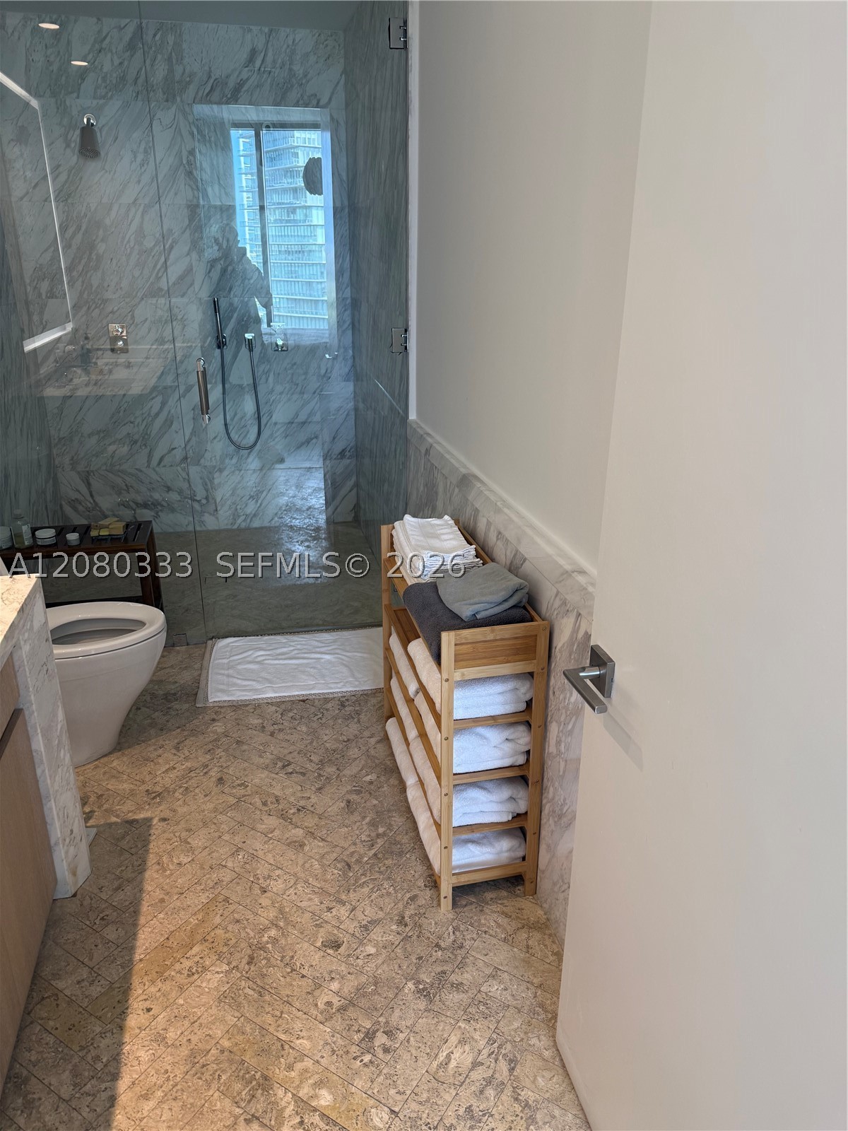 2831 S Bayshore Dr #1105 Miami, FL 33133