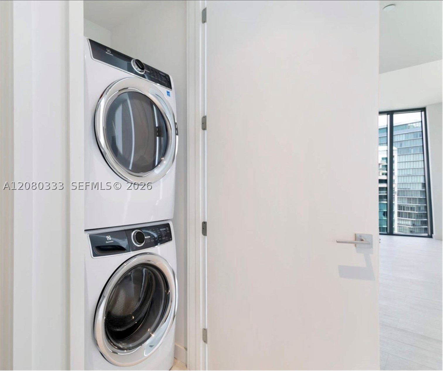 2831 S Bayshore Dr #1105 Miami, FL 33133