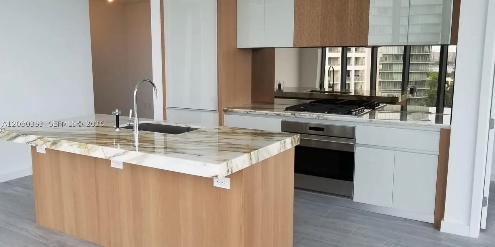 2831 S Bayshore Dr #1105 Miami, FL 33133