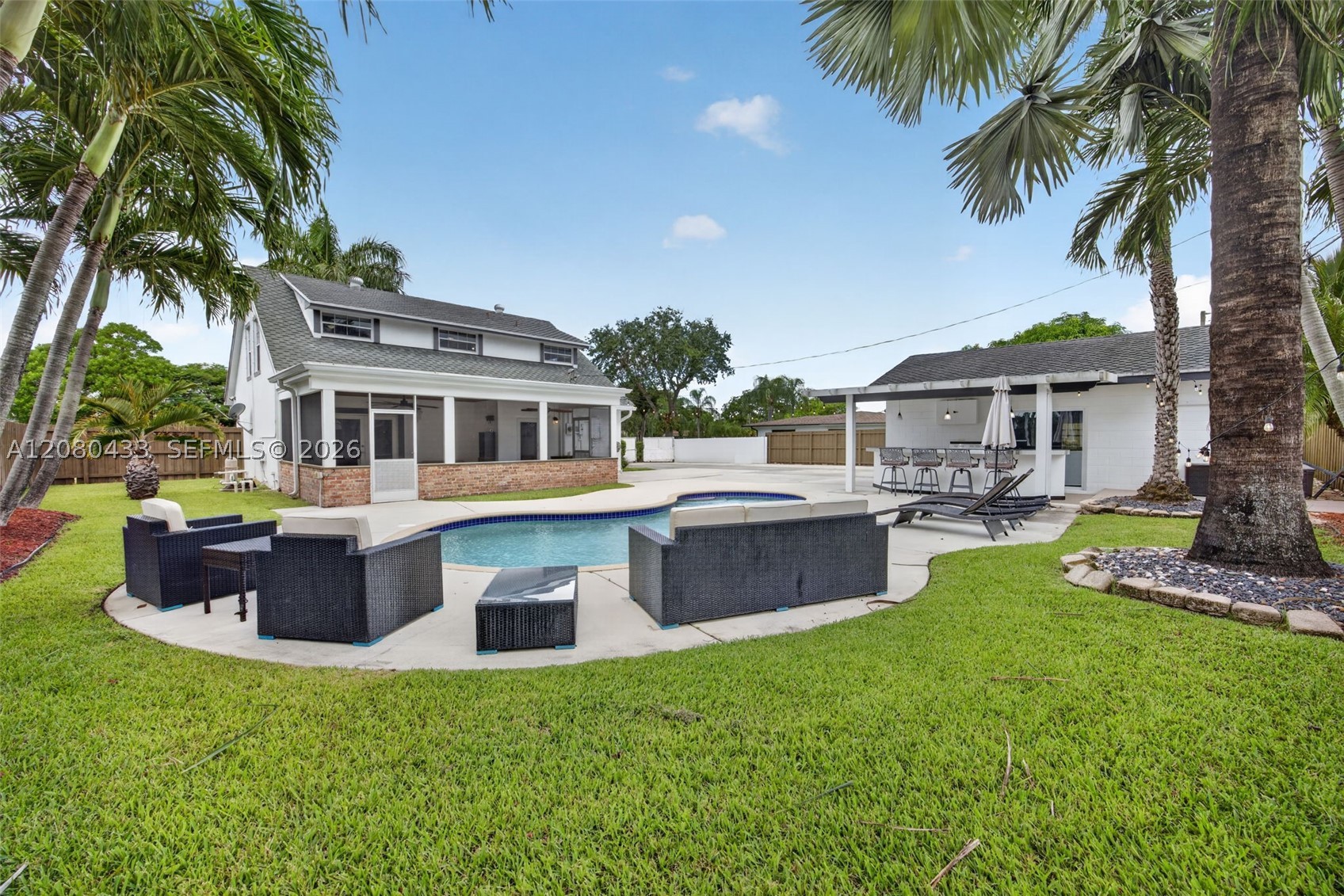 18211 SW 95th Ct Palmetto Bay, FL 33157