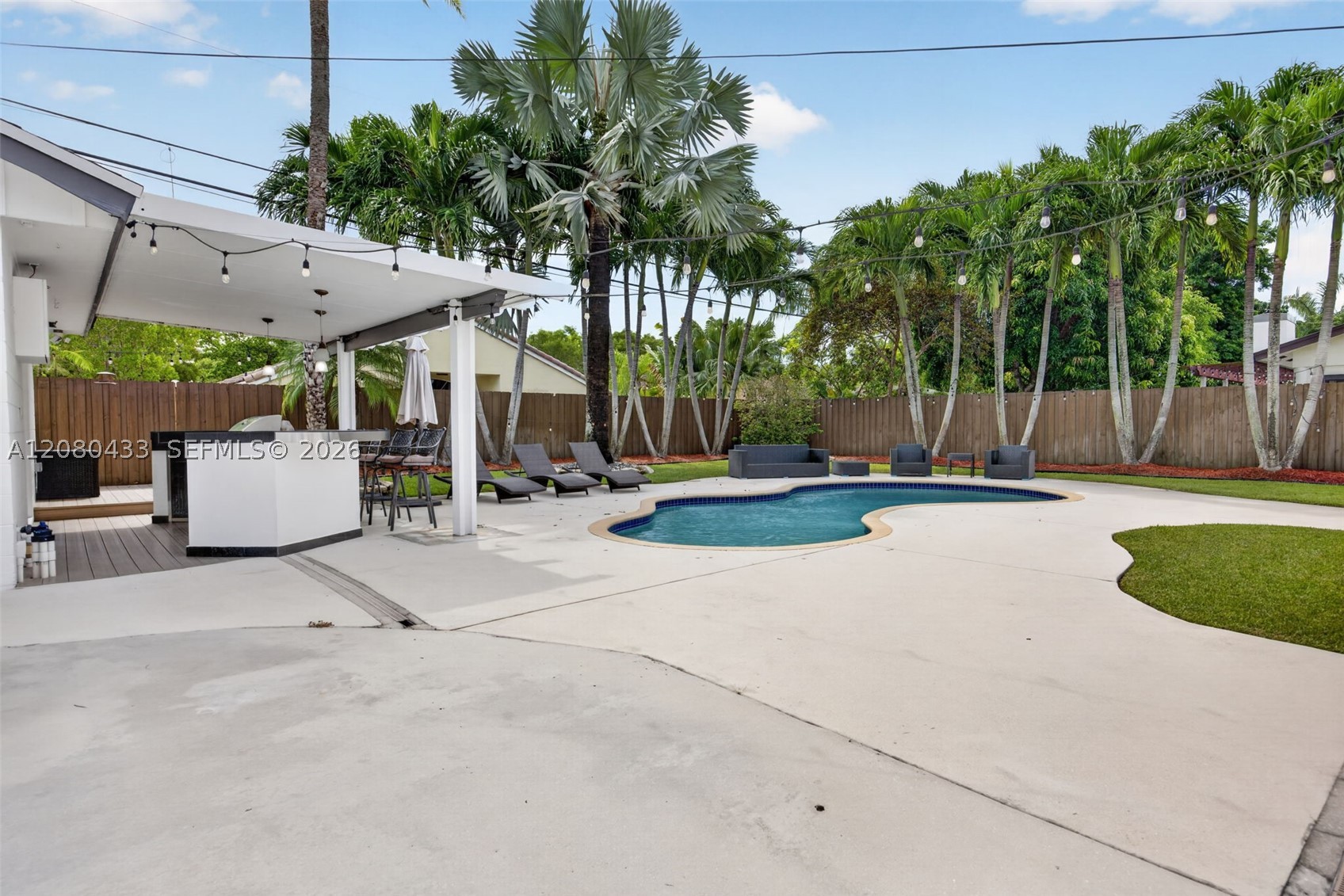 18211 SW 95th Ct Palmetto Bay, FL 33157