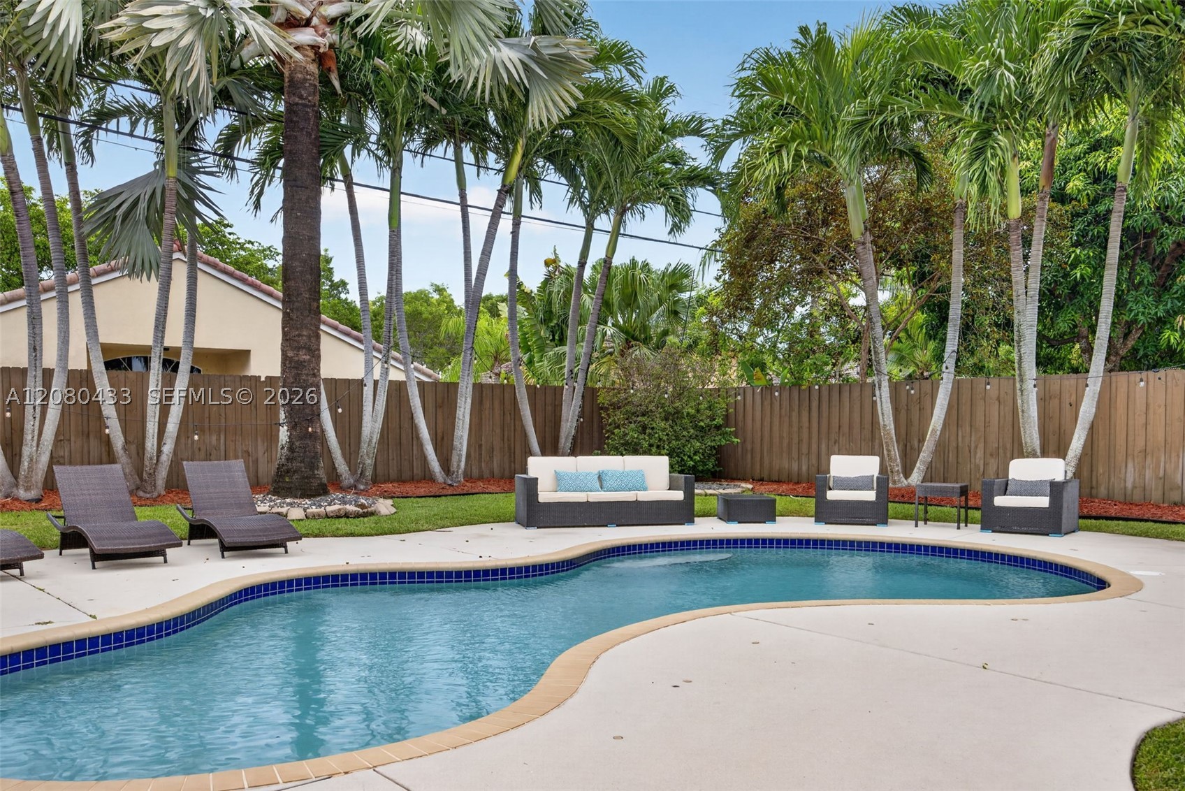 18211 SW 95th Ct Palmetto Bay, FL 33157