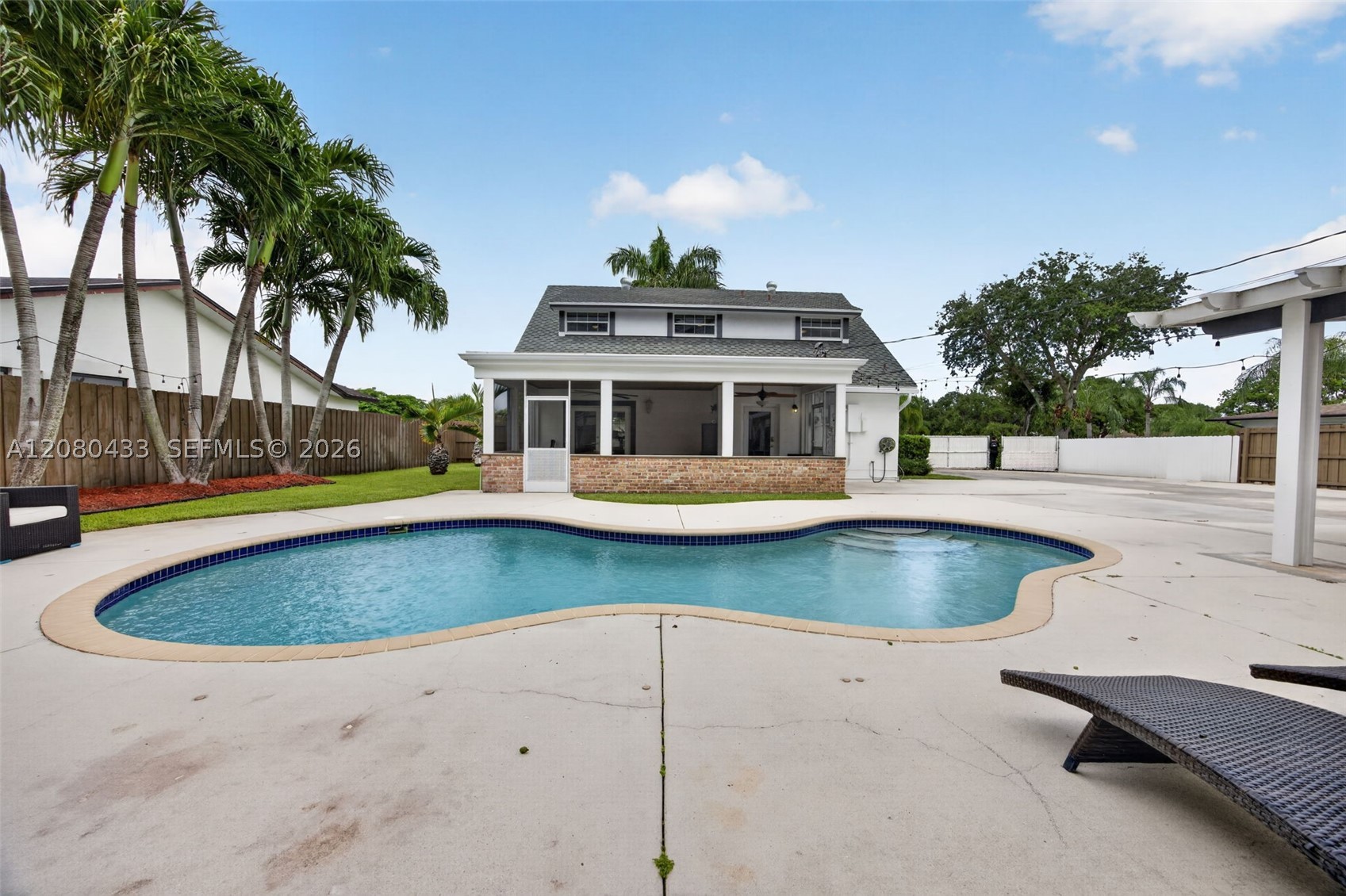 18211 SW 95th Ct Palmetto Bay, FL 33157