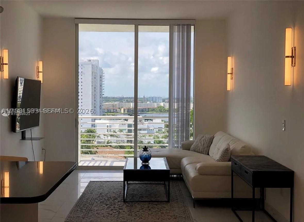 image The Venture at Aventura0