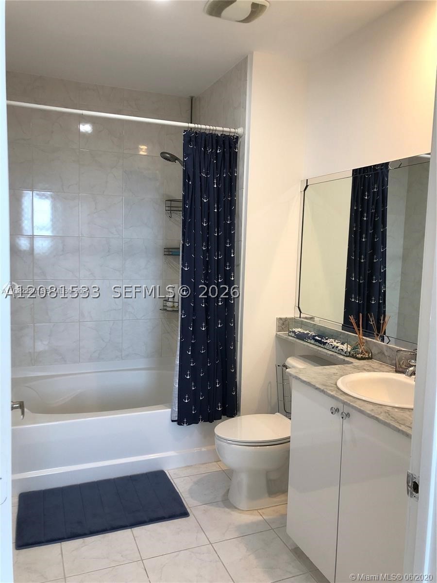 image The Venture at Aventura5