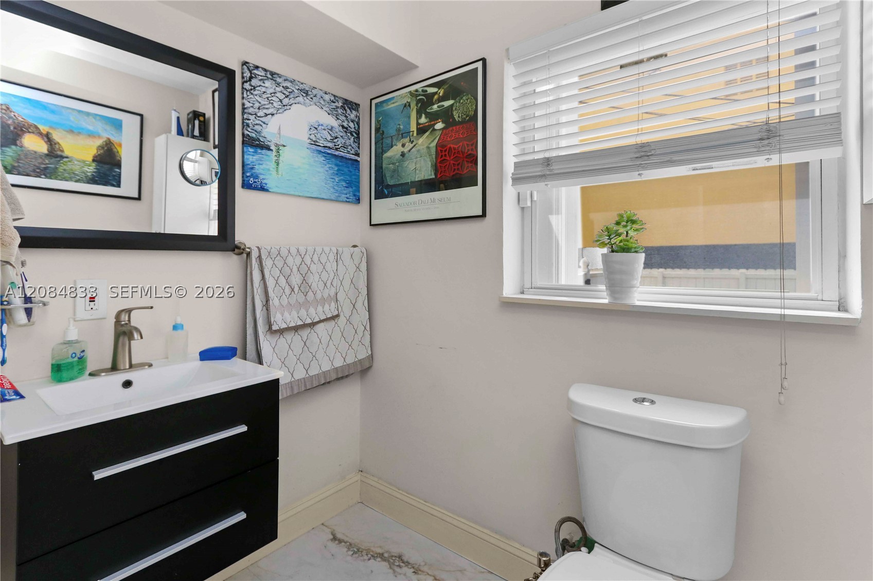 2532 SW 27th St Miami, FL 33133