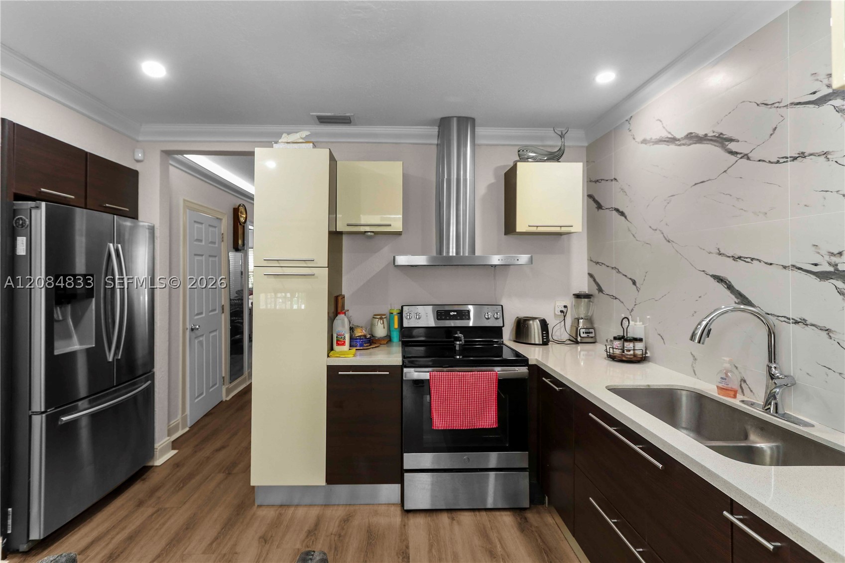 2532 SW 27th St Miami, FL 33133