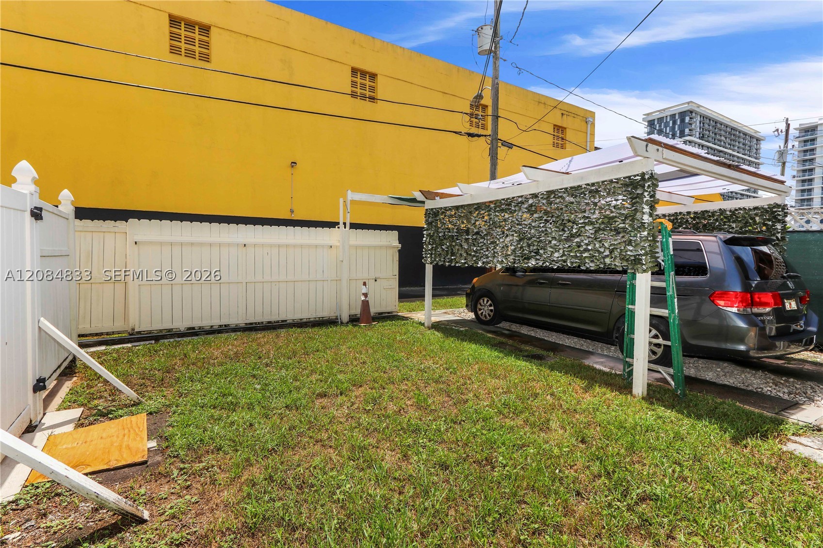 2532 SW 27th St Miami, FL 33133