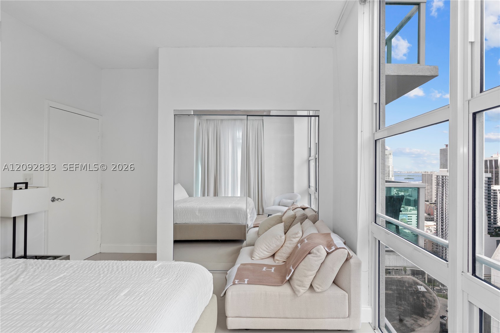image Brickell on the River North15