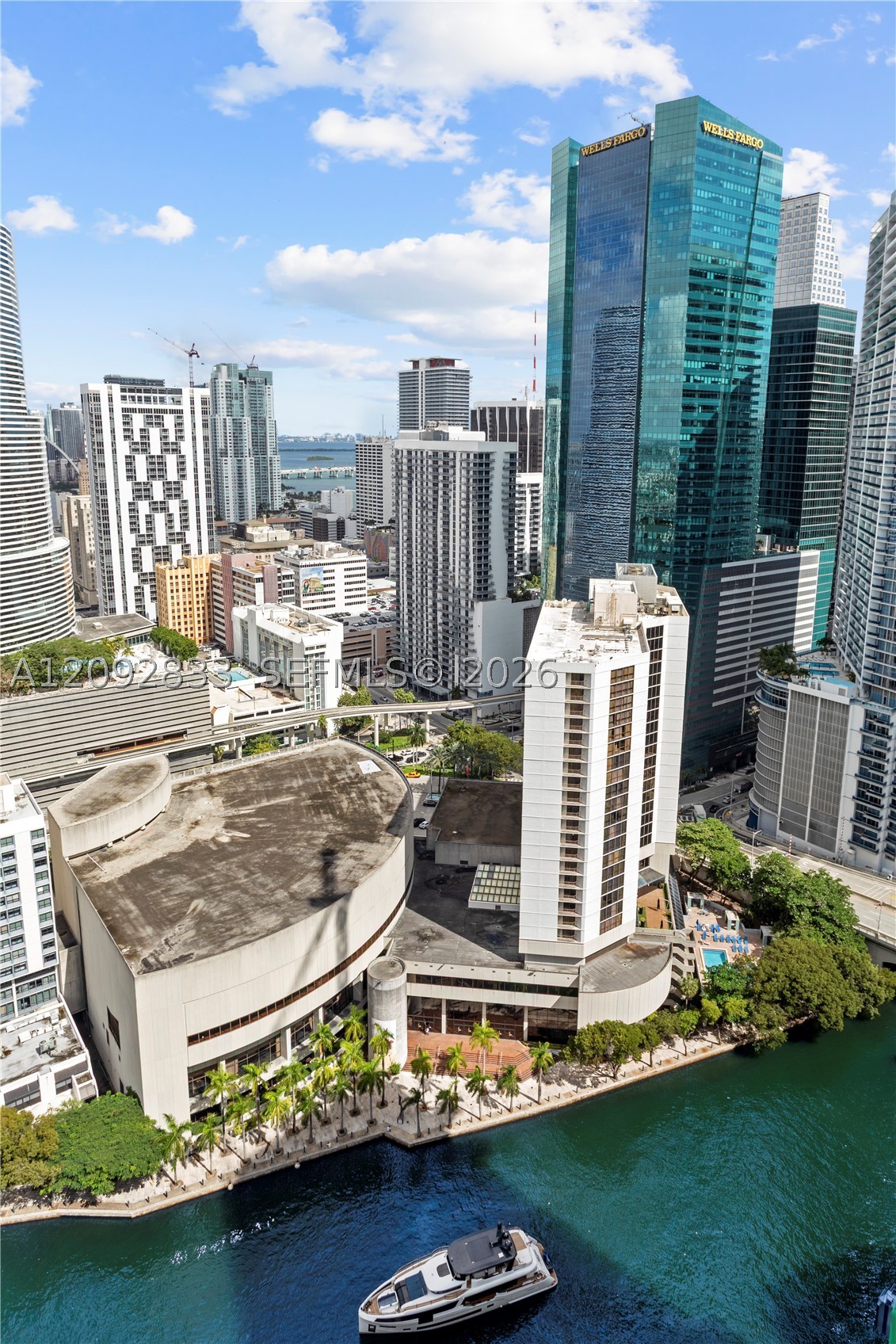 image Brickell on the River North1