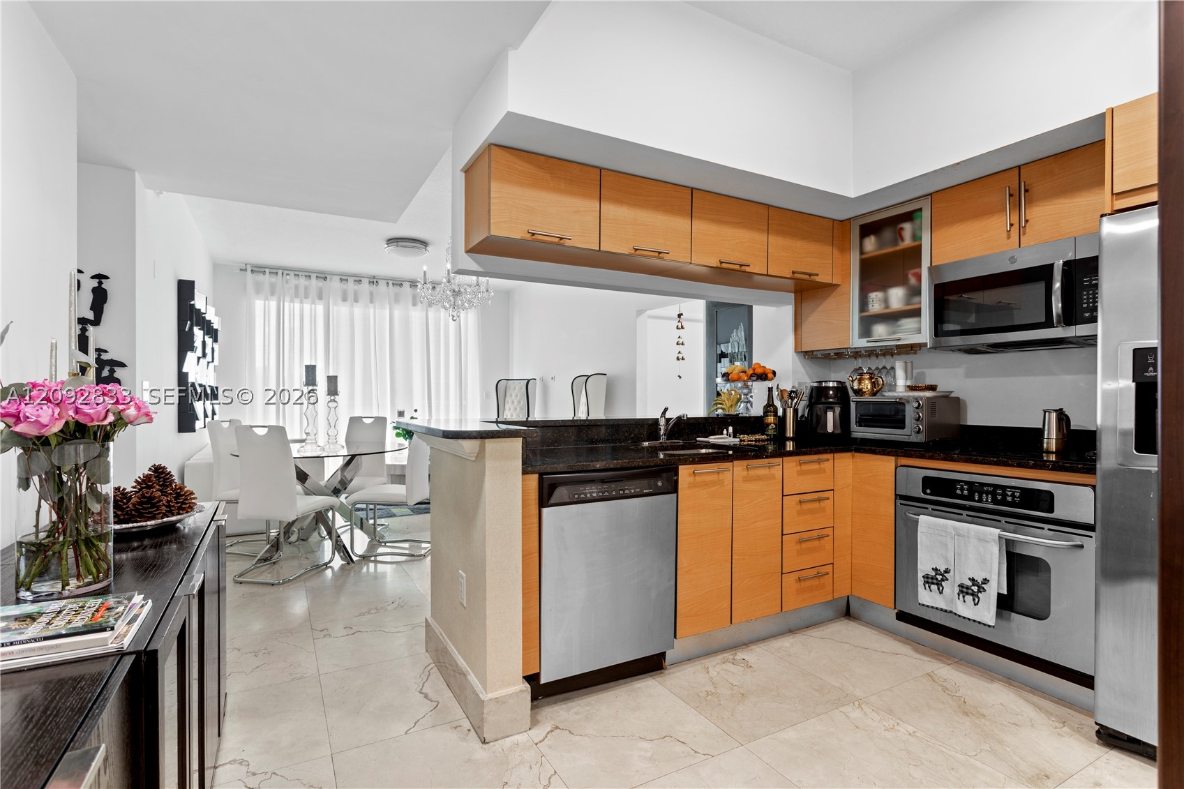 image Brickell on the River North7