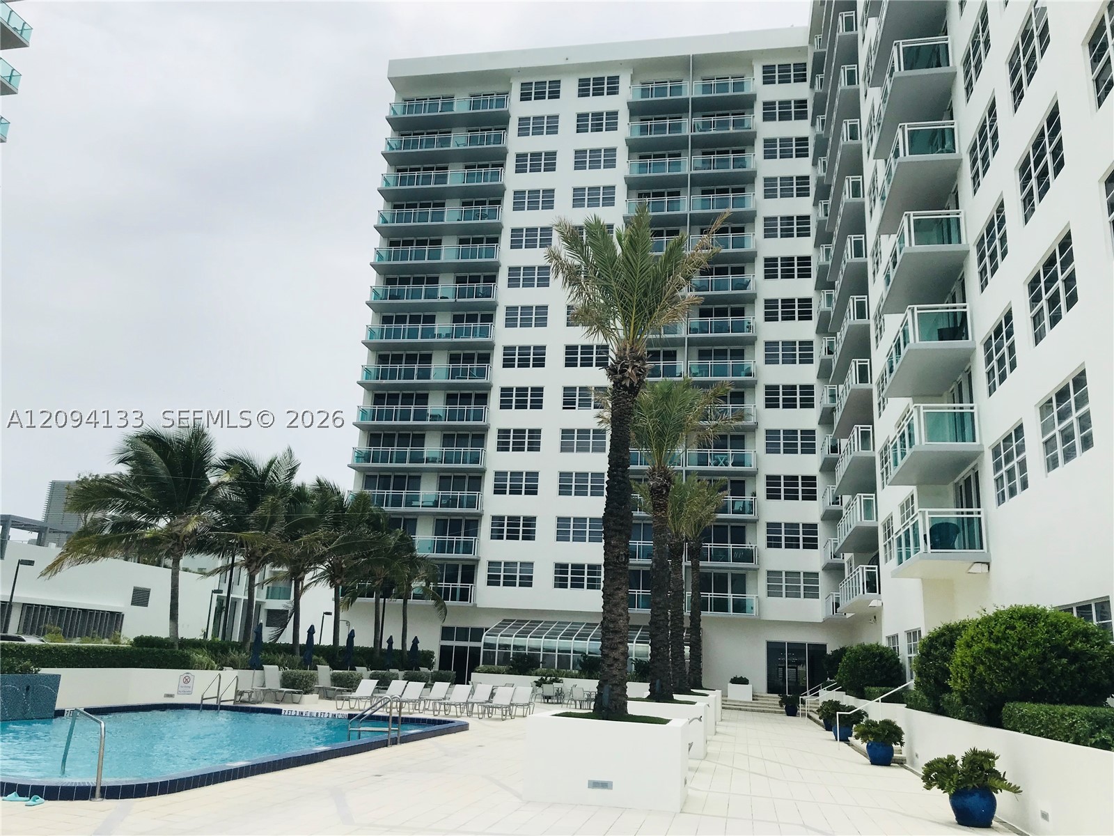 6917 Collins Ave #506