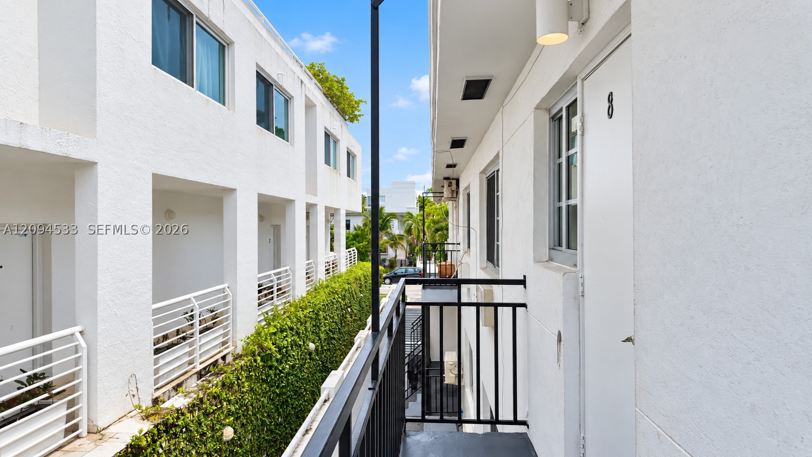 951 Jefferson Ave #8
