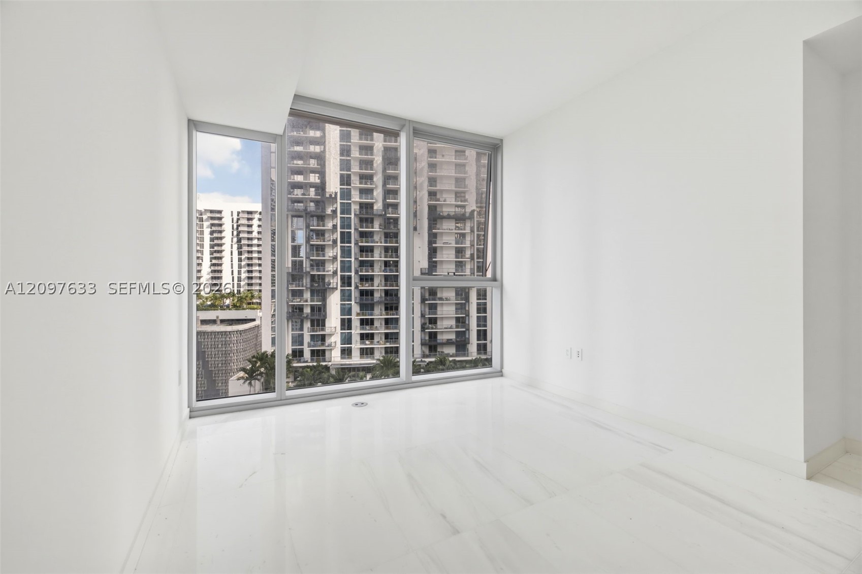image Aston Martin Residences15