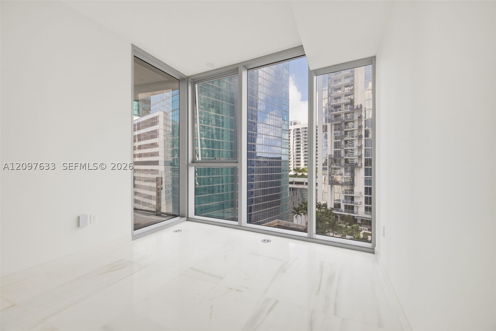 image Aston Martin Residences16