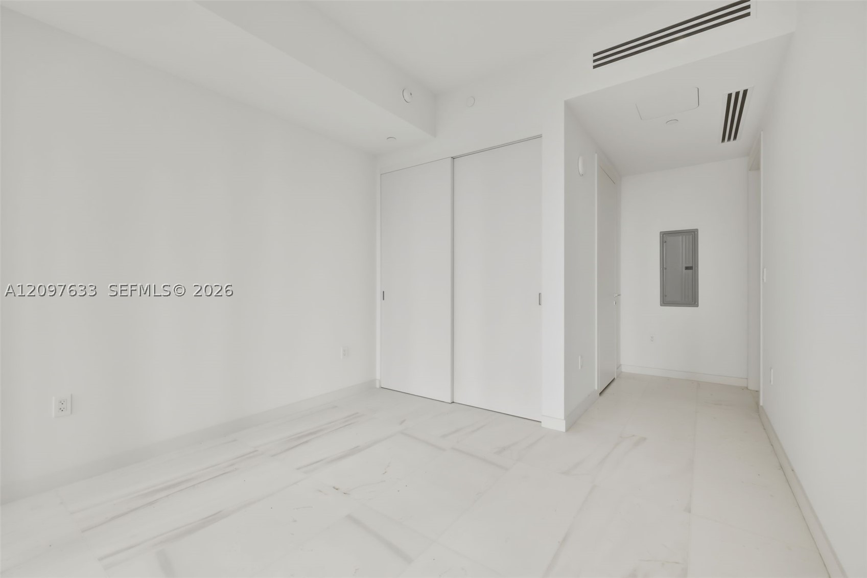 image Aston Martin Residences18