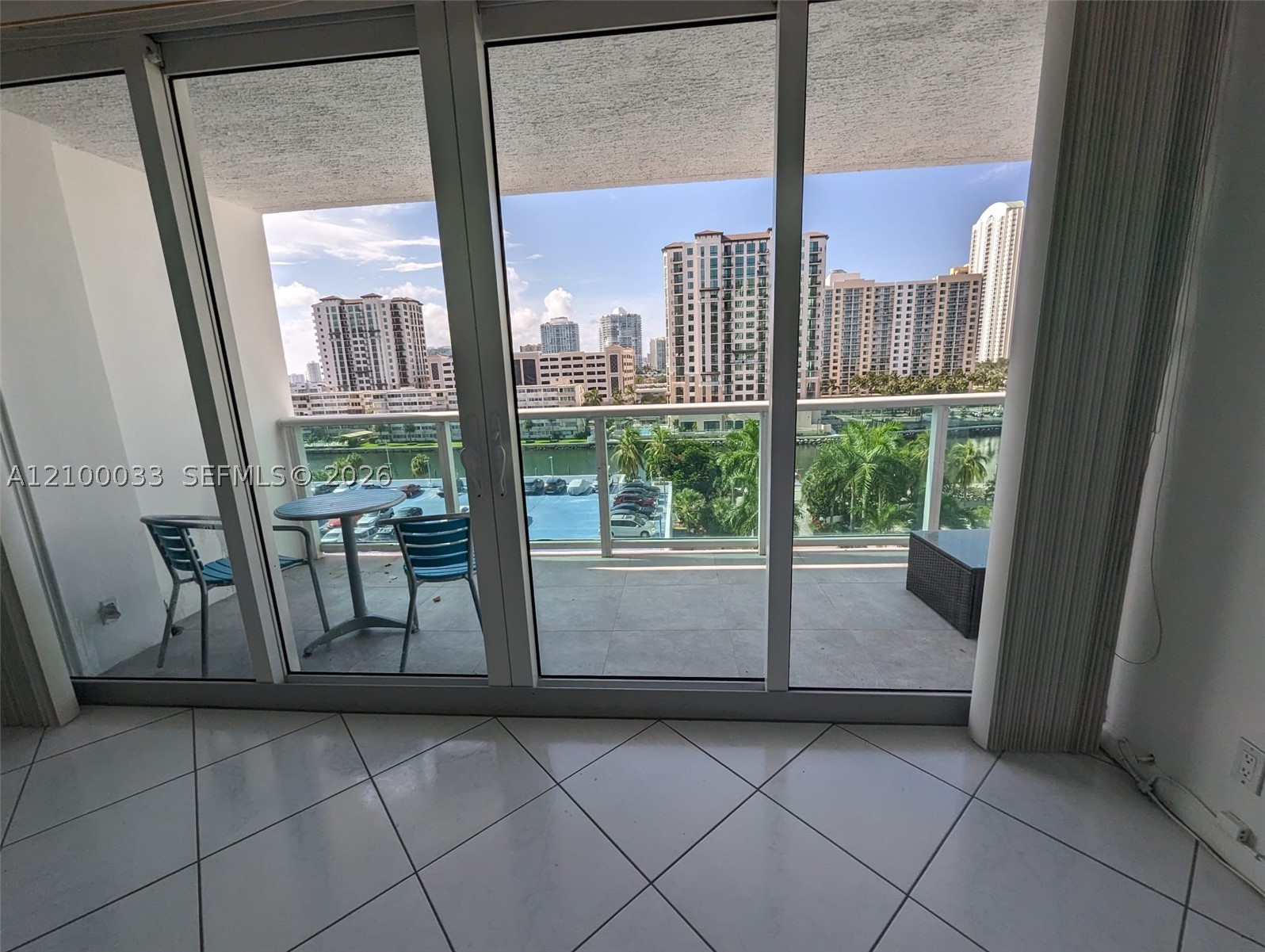 image Arlen House East10