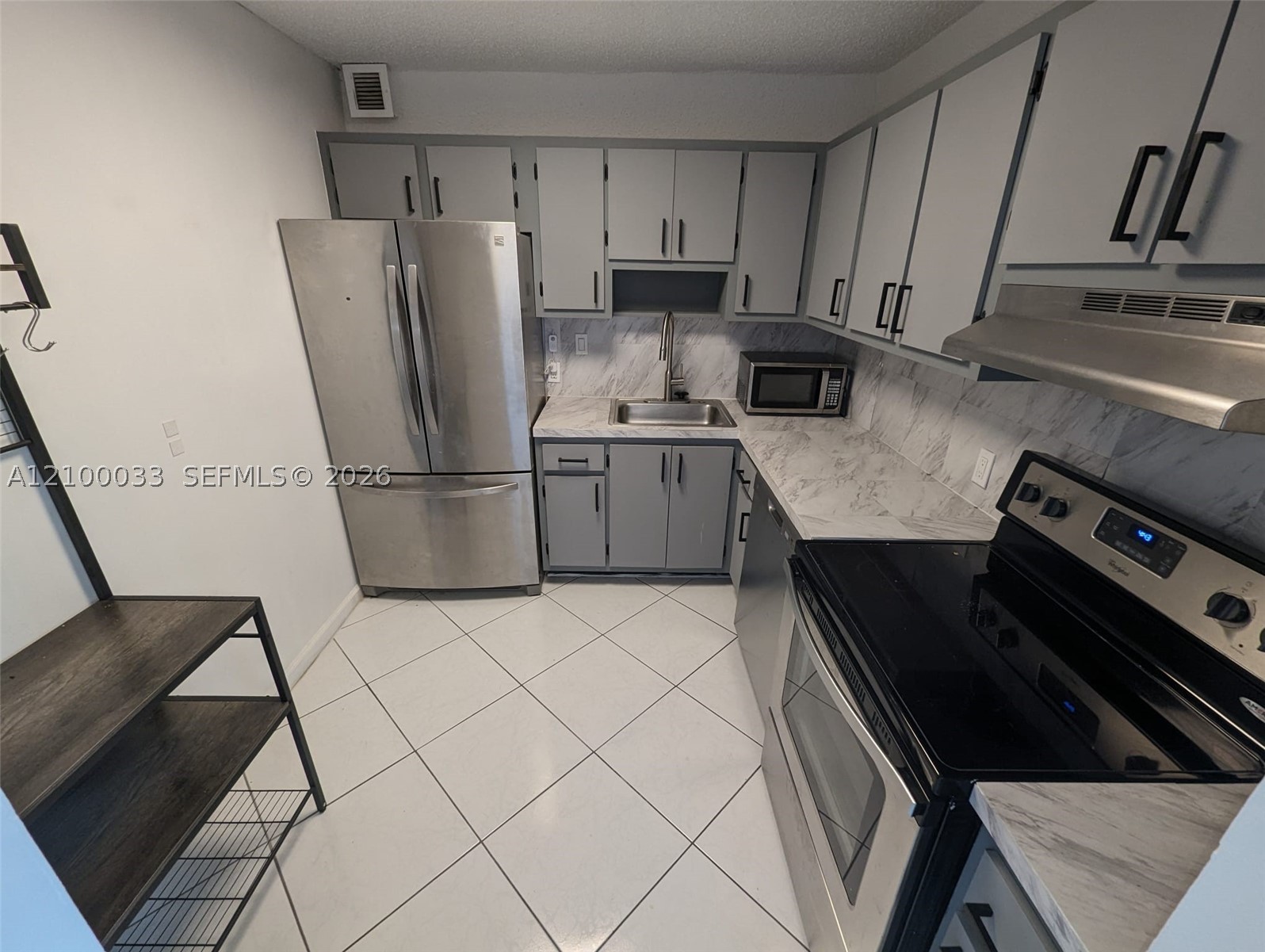 image Arlen House East14