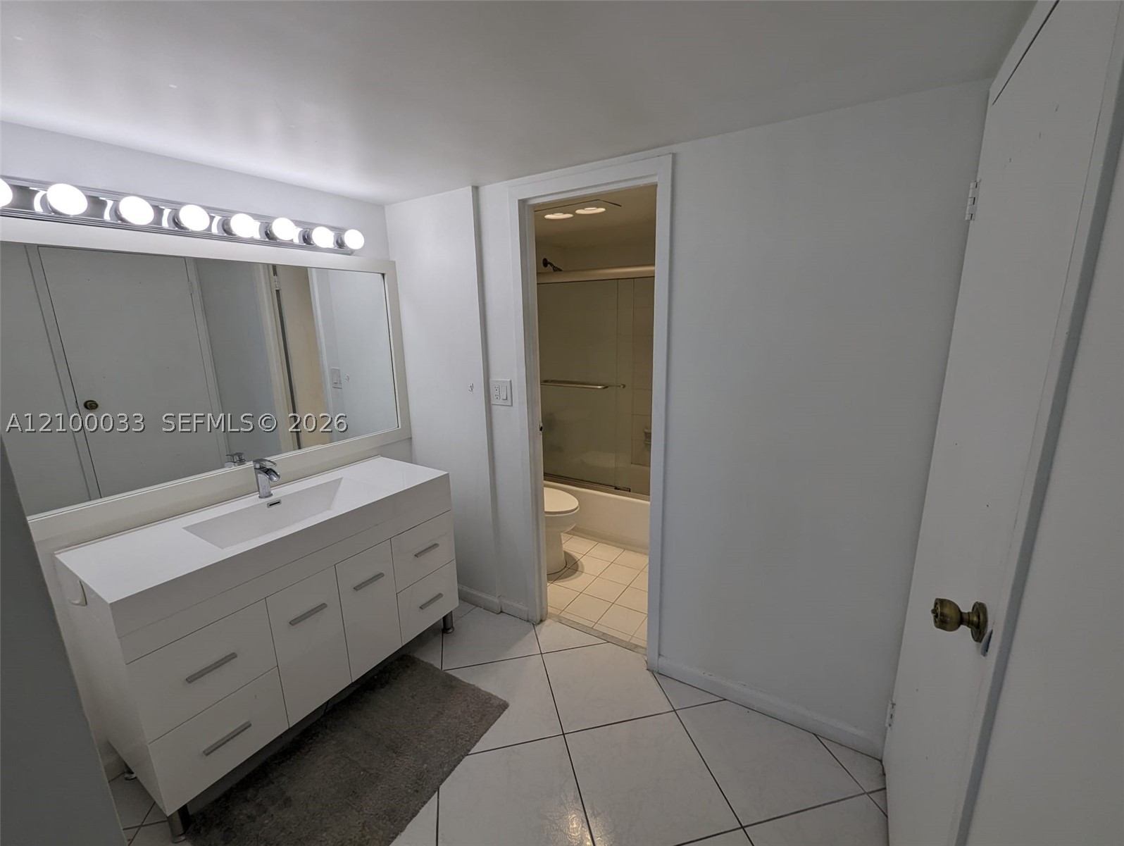 image Arlen House East17