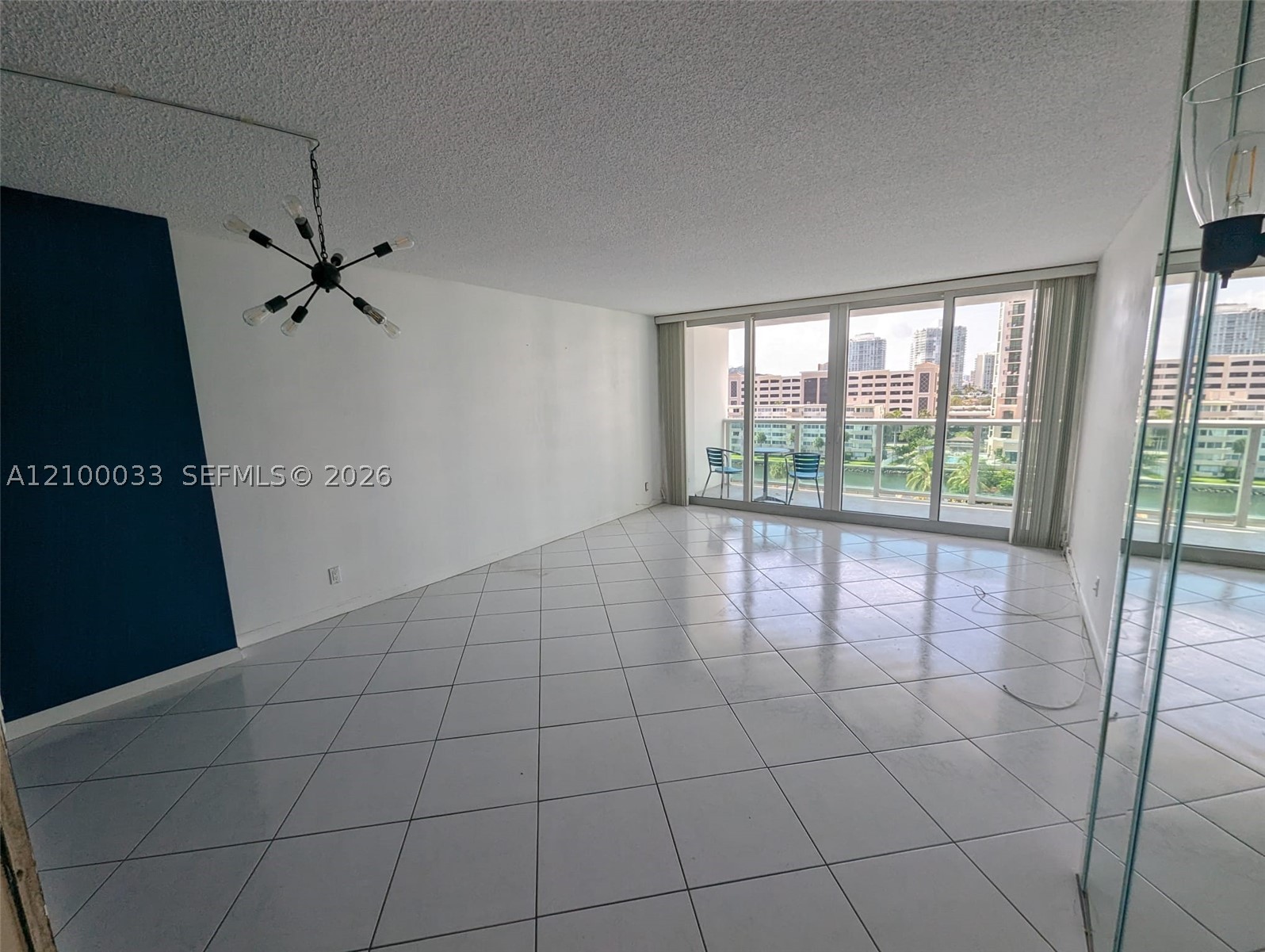 image Arlen House East8