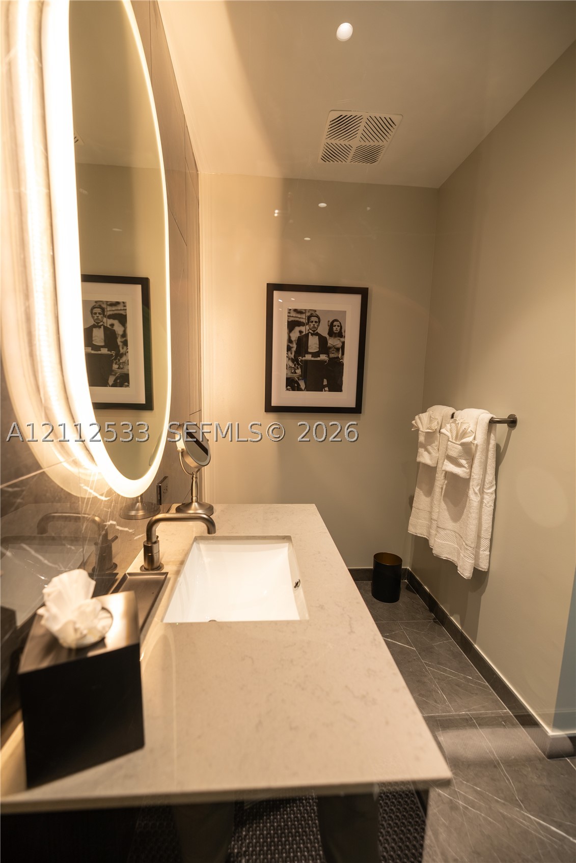 image E11EVEN Hotel & Residences8